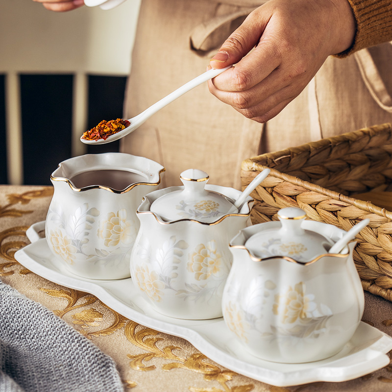 Creative Ceramic Kitchen Seasoned Bottle Jar Three Sets European-style Bone Porcelain Home Seasoning Box Combination With Lid Spoon Chili Jar