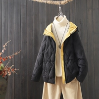 Черный пуховик с капюшоном