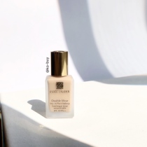 Eating hot pot is not afraid of yesher Landeldw powder bottom liquid 30ml with a flawless matt makeup effect