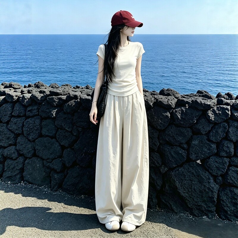 Salt-Style Sports Suit for Women, Summer Loose and Fashionable Age-Reducing Outfit, a Complete Set of Short-Sleeved Wide-Leg Pants, Casual Two-Piece Set Salt-Style Sports Suit for Women, Summer Loose and Fashionable Age-Reducing Outfit, a Complete Set of Short-Sleeved Wide-Leg Pants, Casual Two-Piece Set