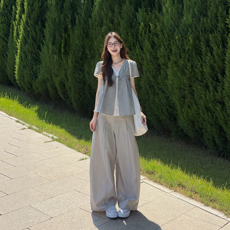 Korean-Style High-End Sports Suit for Women, Summer Fashion, Fake Two-Piece Shirt, Short-Sleeved Wide-Leg Pants, Casual Two-Piece Set, Trendy Korean-Style High-End Sports Suit for Women, Summer Fashion, Fake Two-Piece Shirt, Short-Sleeved Wide-Leg Pants, Casual Two-Piece Set, Trendy