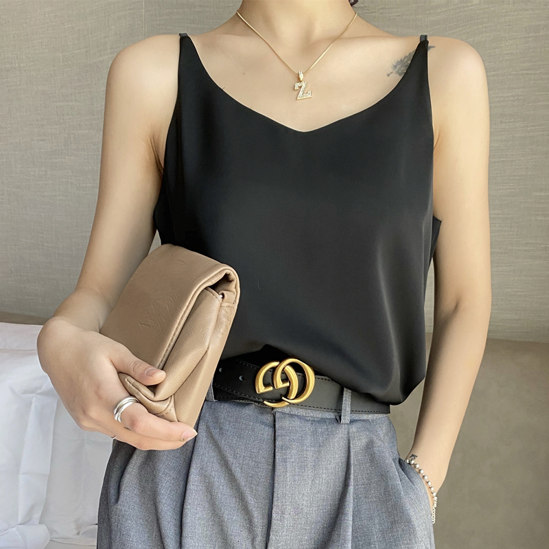 Plus Size Acetate Satin Camisole for Women, Suitable for Wearing under a Suit, V-Neck, Tummy-Covering, Sleeveless Top for Summer Plus Size Acetate Satin Camisole for Women, Suitable for Wearing under a Suit, V-Neck, Tummy-Covering, Sleeveless Top for Summer