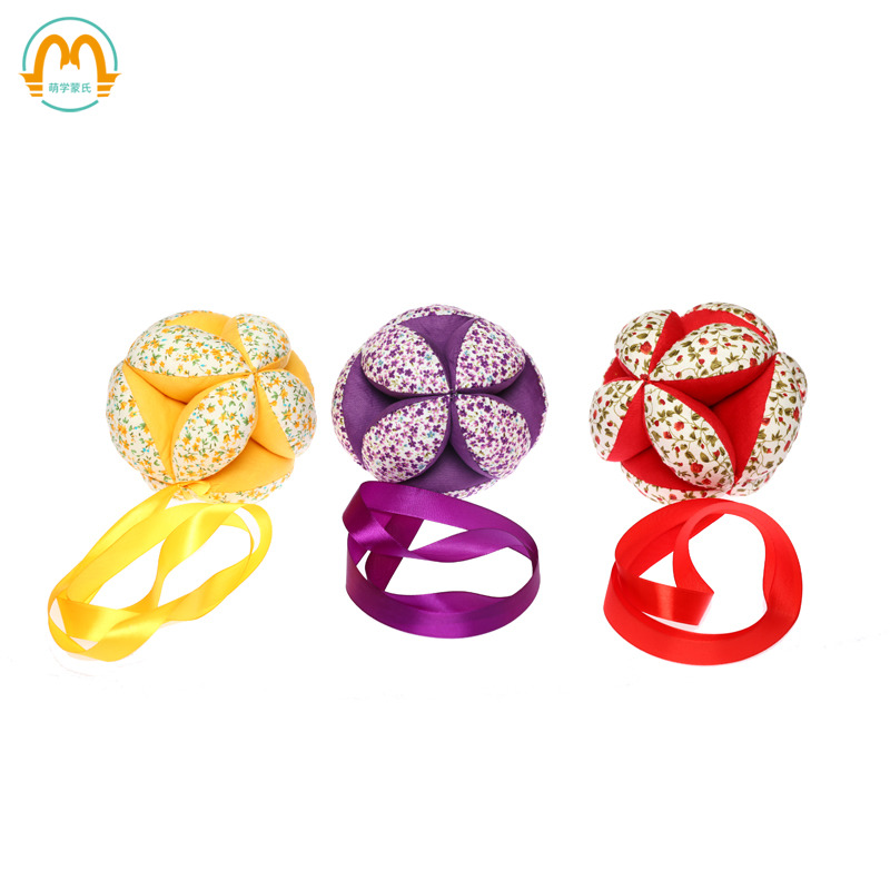 Montessori NIDO teaching aids kicking ball Hand catching ball kicking ball handmade cotton baby charm