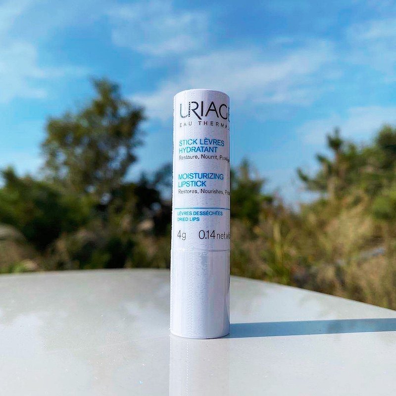 French Yiquan special moisturizing lip balm 4g colorless lightening lip lines moisturizing lock water sensitive muscle