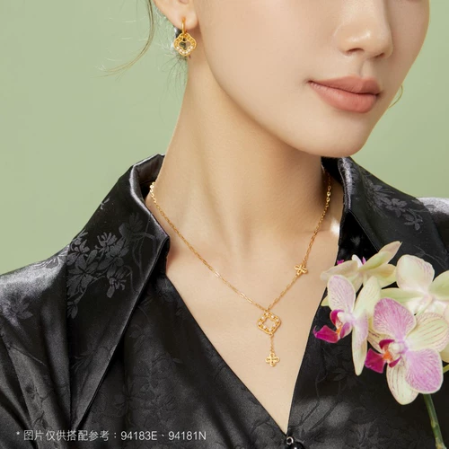 周生生 Золотые серьги из жемчуга, четырехлистный клевер