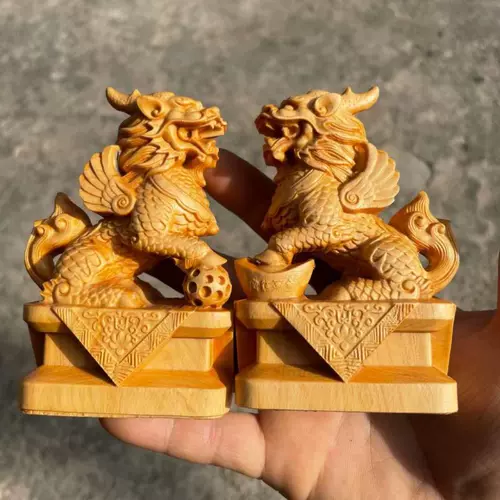 Yaipai Woodcarva маленький орнамент Fortune Kirin. Пара подарочных домашних украшений сплетни животного мастерства Kirin