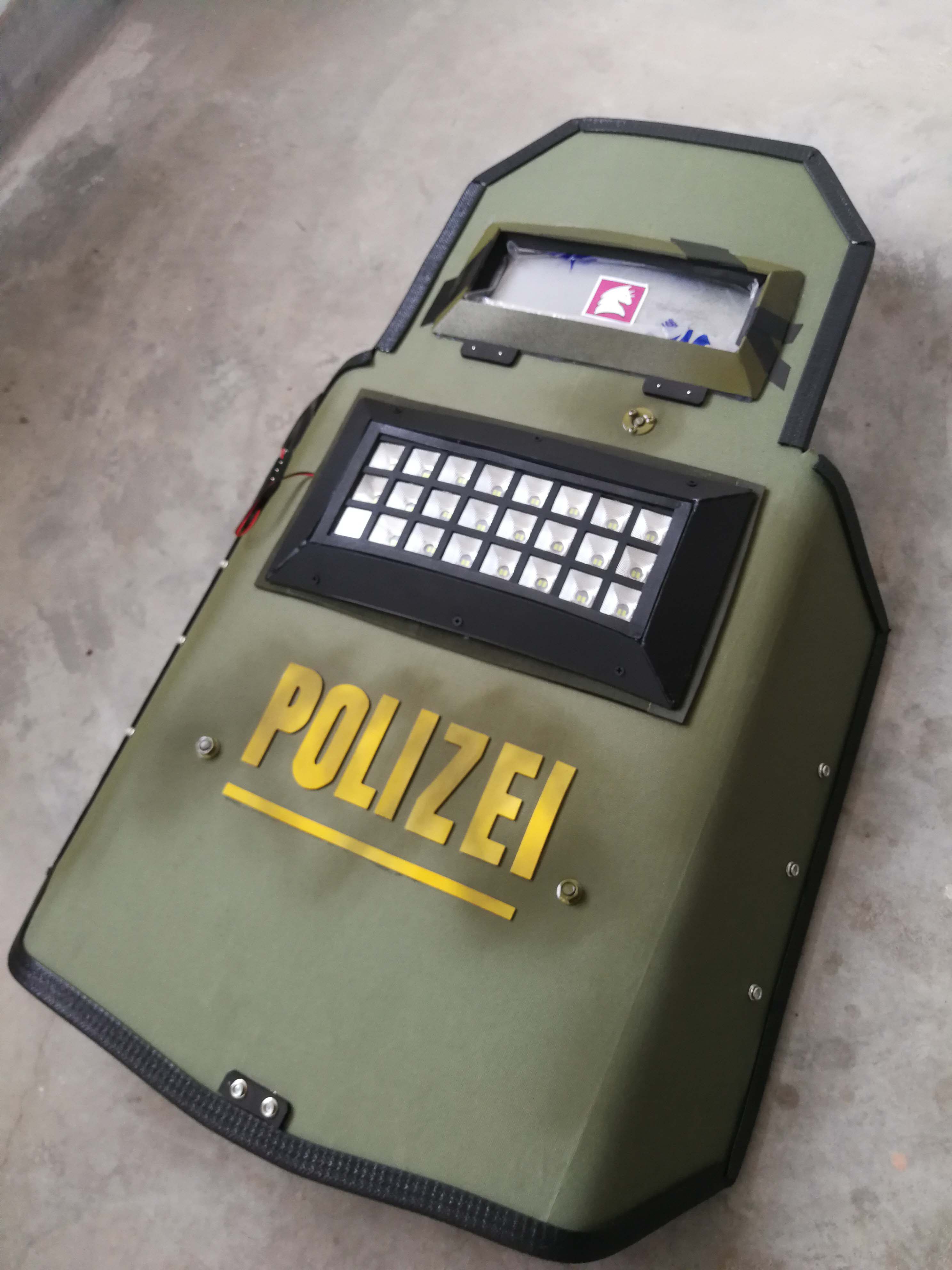 彩虹六号围攻Cos道具 R6S G52闪光盾牌 Cos闪盾铝制盾体 模玩周边Cos服饰 游戏角色扮演道具-Taobao-Tmall
