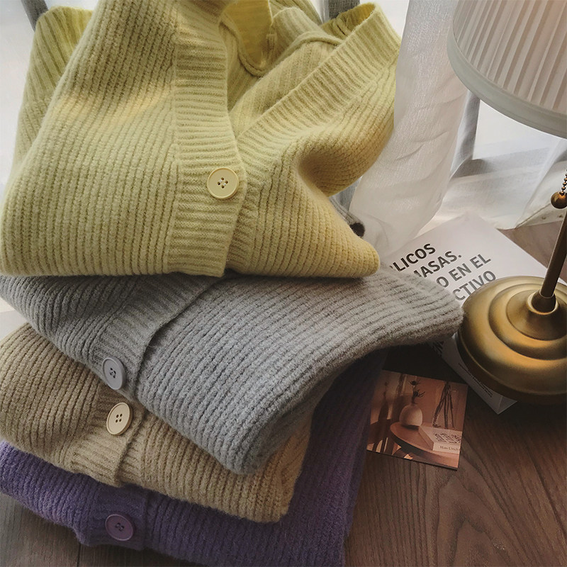 Small C's V-neck knitted cardigan women's autumn and winter new fashion age-reducing gentle wind loose and versatile long-sleeved sweater jacket