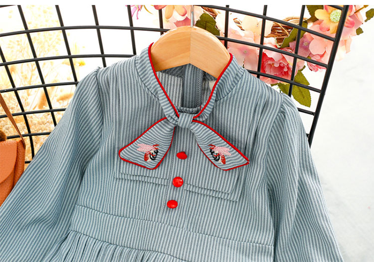 Váy bé gái dài tay 2018 mùa thu quần áo trẻ em mới retro Váy xếp li tươi mới Váy bé gái công chúa nước ngoài đầm bé gái