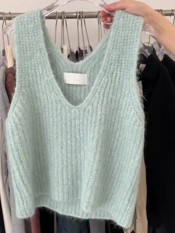 Gray-Green Knitted Vest 2024 Autumn V-Neck Sleeveless Milk-Toned Stylish Inner Wear Raccoon Fur Sweater Vest