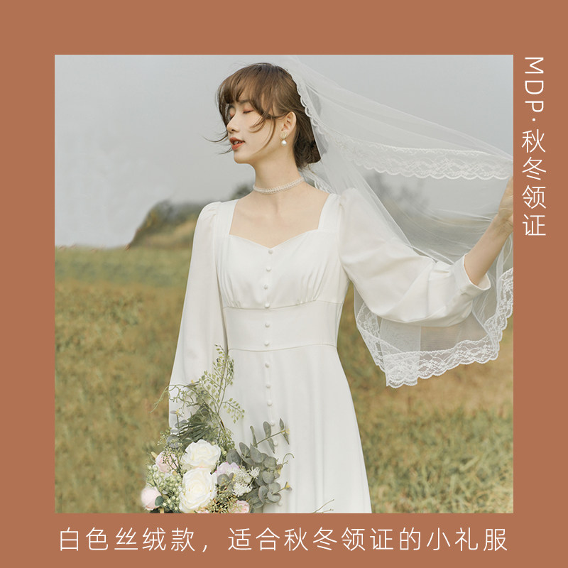 French vintage fairy autumn and winter simple license registration small white velvet dress can usually wear a light wedding dress