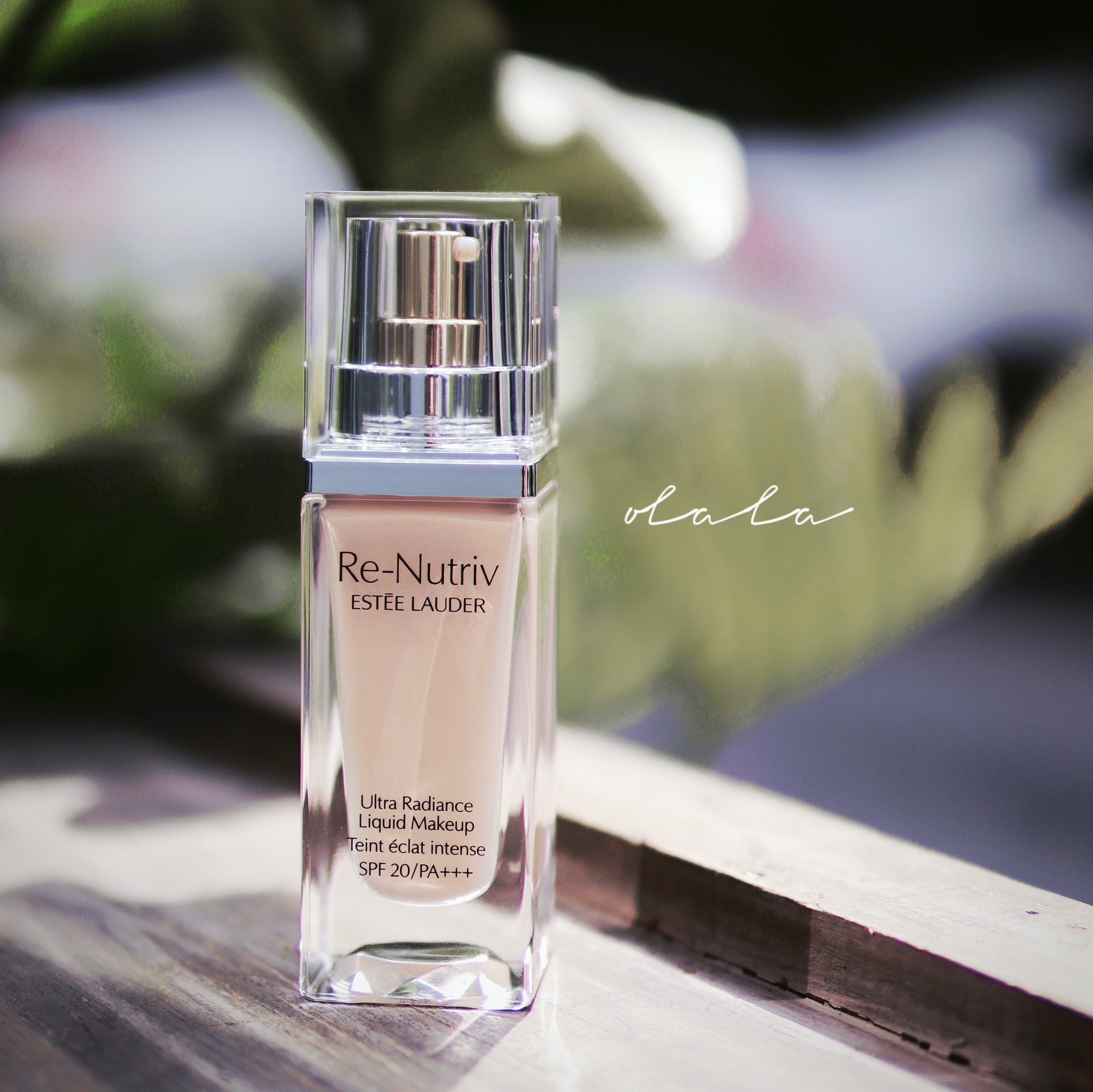 Buy the bottom Estee Lauder Platinum luxury pet liquid foundation 30ml skin nourishing foundation SPF15 spot