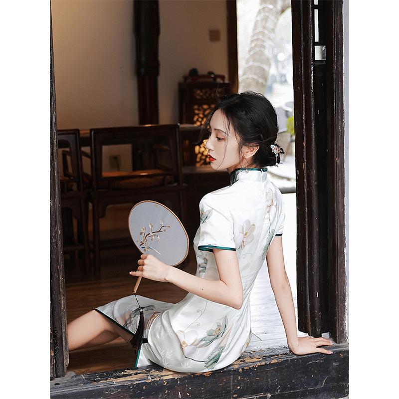 Lightweight elite retro cheongsam, sexy summer dress, Chinese style Lightweight elite retro cheongsam, sexy summer dress, Chinese style