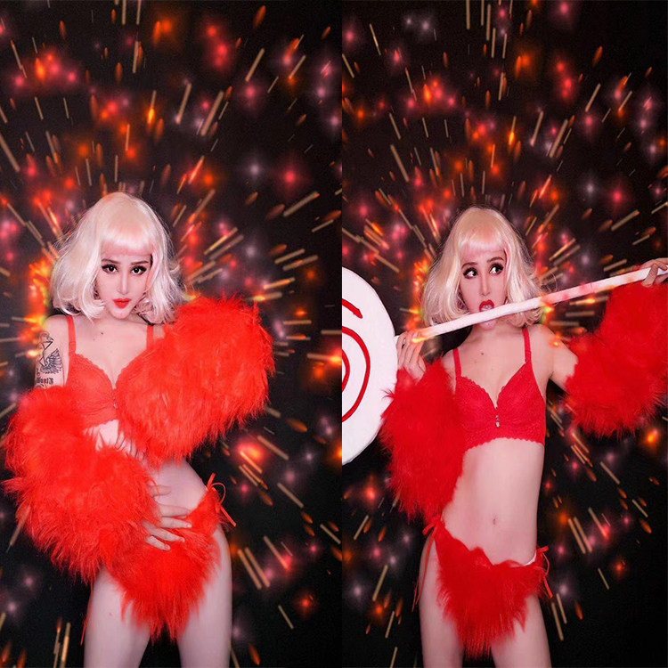 Bar nightclub Christmas Christmas atmosphere around the house with a performance out of the women's sexy Christmas decorative set of clothes