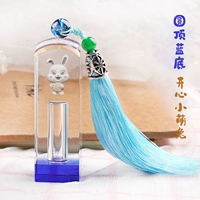 Счастливый кролик круглый фон (кисточка, печатная грязь, надпись)