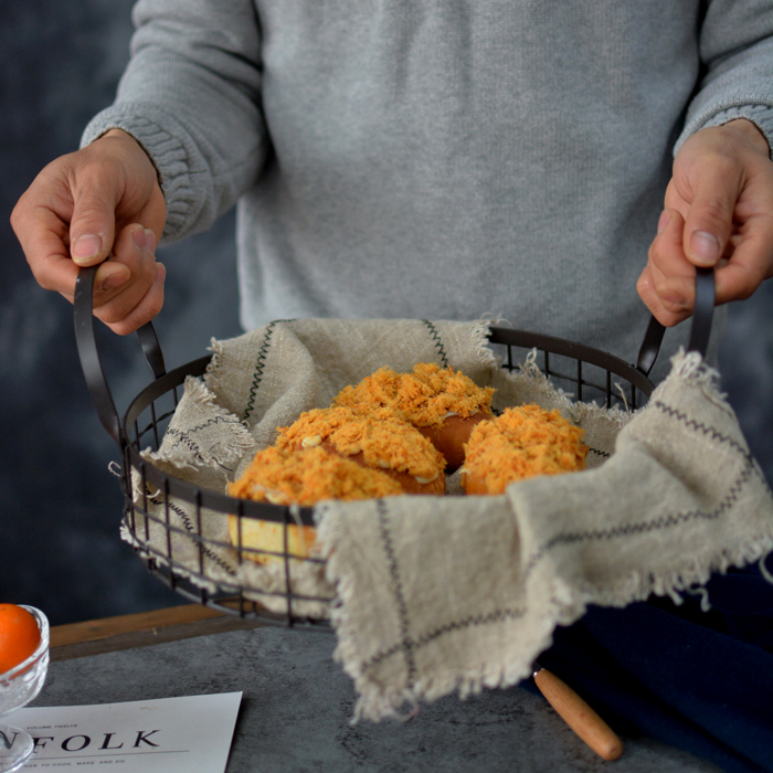 Hand-woven wrought iron bread tray Fruit basket Sundries Basket Table top Storage basket Round handle basket