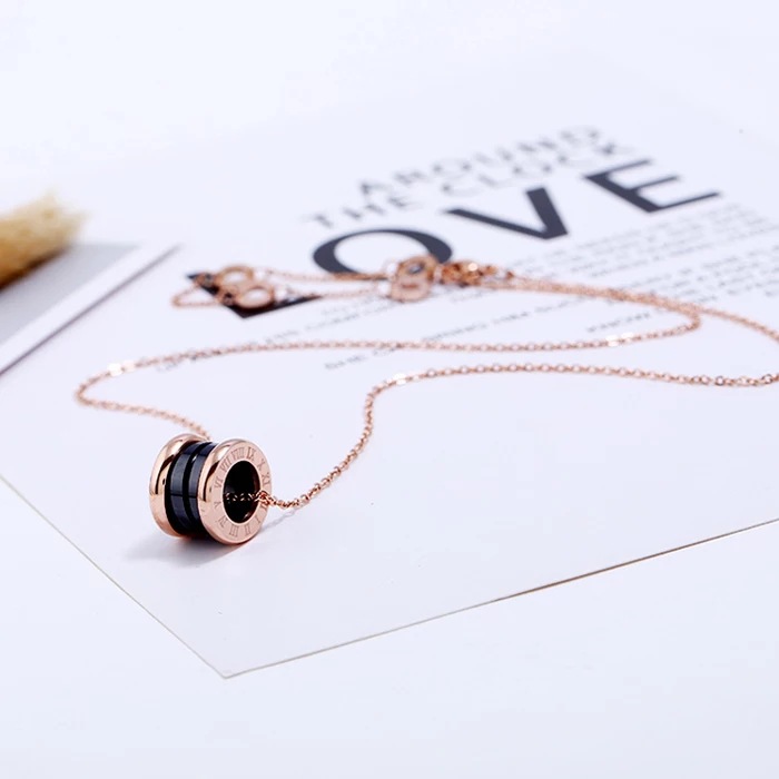 YN titanium steel necklaces women don 't rub off hot style in South Chesapeake rose gold collar ipads chain contracted student' s joker ceramic items