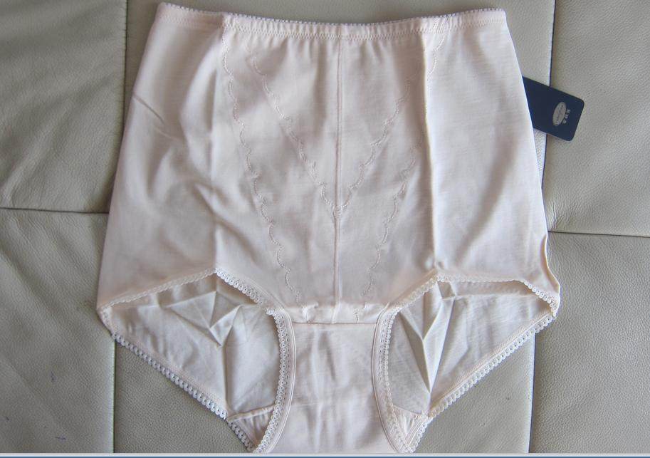 Spot Anlifang Lady Classic Bestseller High Waist Cotton Cotton Belly triangular Underpants 1710 Large size Size Meat Color Red