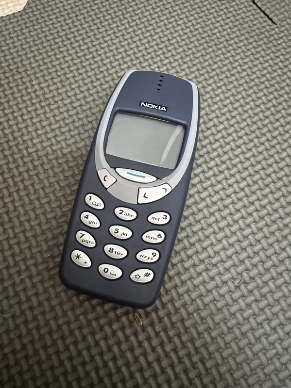 Nokia/Nokia 3310 Classic Retro Old-Style Button Phone Nokia/Nokia 3310 Classic Retro Old-Style Button Phone