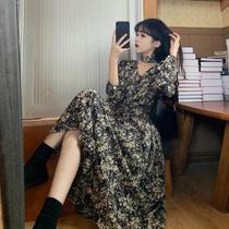 Autumn new French retro V-neck waist long-sleeved dress femininity is thin and high floral long dress(February