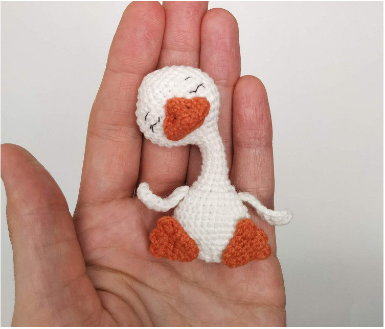 Cute murder brooch of Mr Swan Crochet doll figure illustration tutorial Non-finished product No video No material