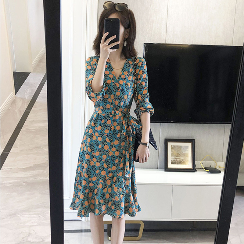 2022 spring and summer women's high-end temperament thin skirts French design niche floral dress women's long sleeves