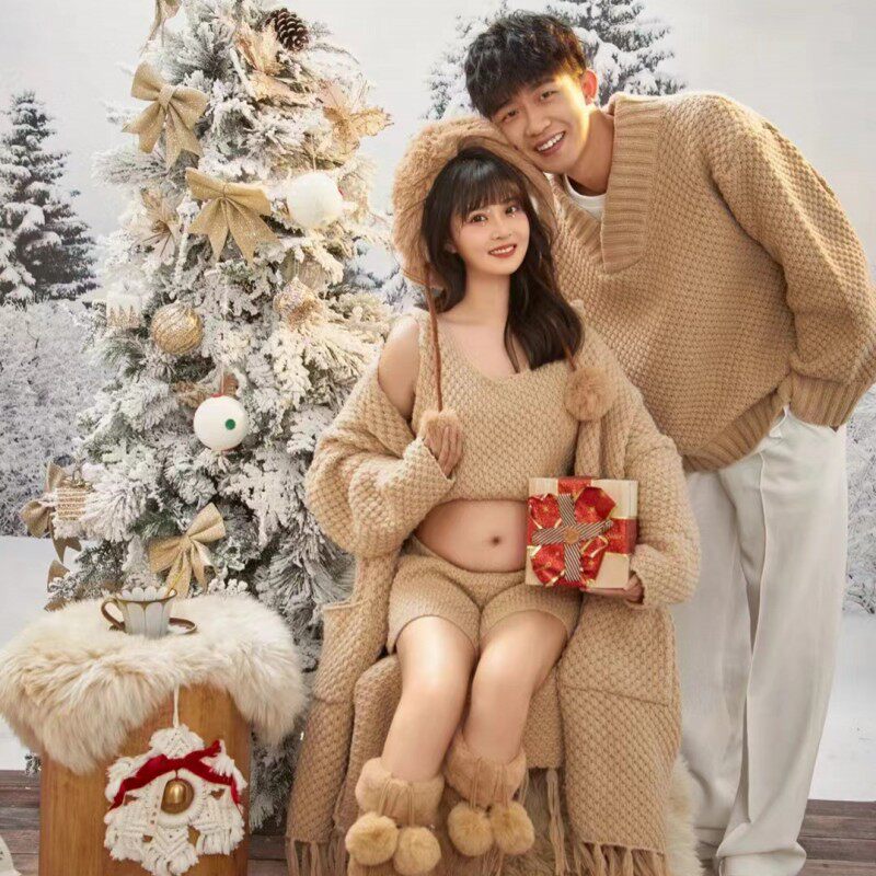 The movie's autumn and winter couples pregnant women take a Christmas theme to write a real New Year's Eve Lazy Cute Wind Home Sweater Photo Clothing-Taobao