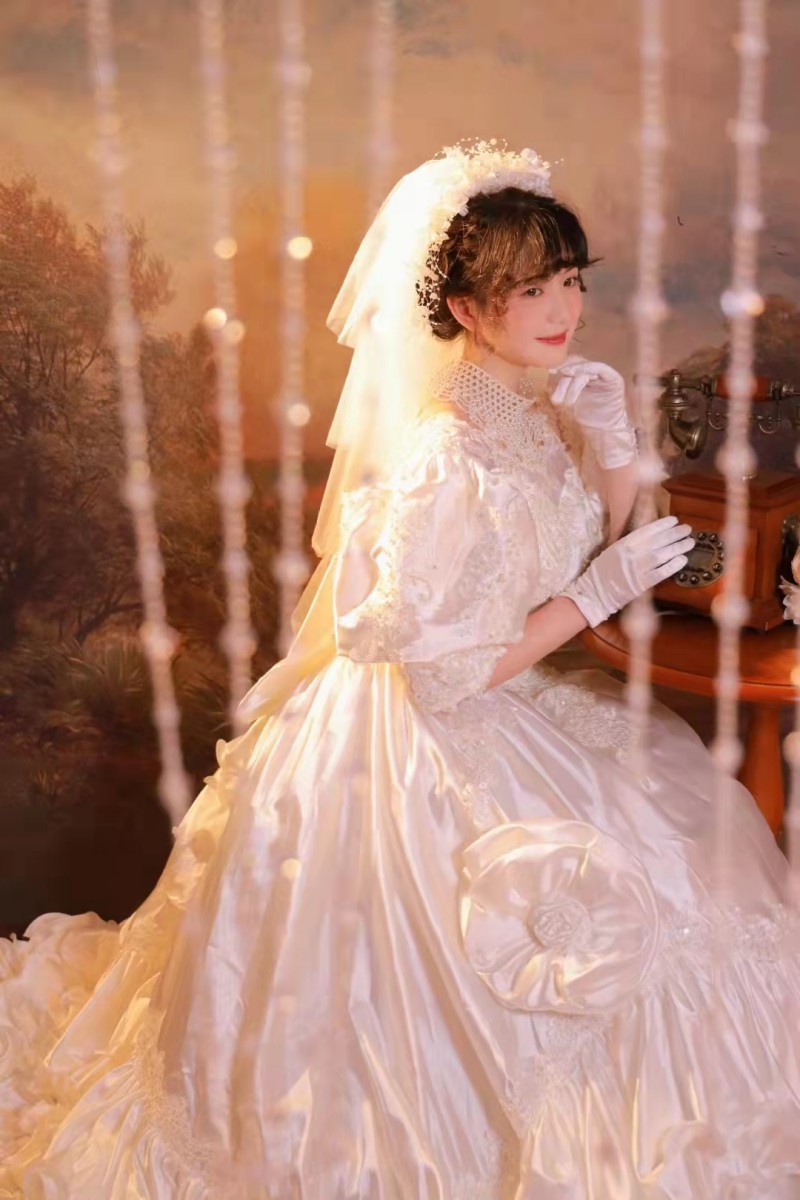  Average code+Wedding skirts are similar to veil+gloves   + $106.84 