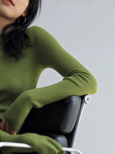 Демисезонный свитер, зеленый цветной трикотажный лонгслив, высокий воротник, в западном стиле, изысканный стиль