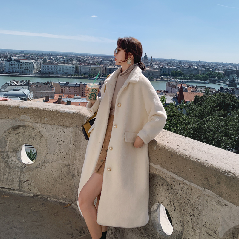 White coat women's autumn and winter temperament 2019 popular new mid-length version student Korean version loose thick woolen coat