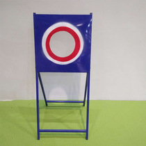 Student training to throw the target at the target games with throwing target athletics training match equipment