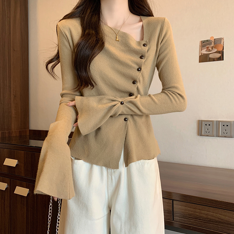 Irregular V-Neck Knitted Base Shirt for Women, Autumn and Winter Slim Fit French-Style Sweater with Bell Sleeves, Miu-Style Top