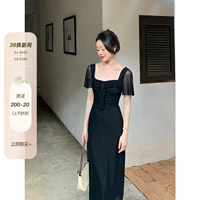 王寒嫣 Юбка, черное платье, французский стиль, квадратный вырез