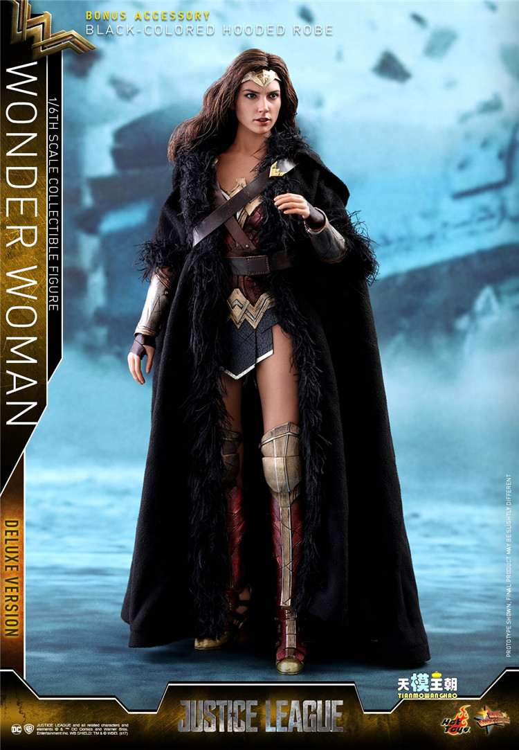 Купить атрибутику Фигурка Чудо-женщина HOT TOYS Deluxe Издание Диана 3.0 мерчандайз