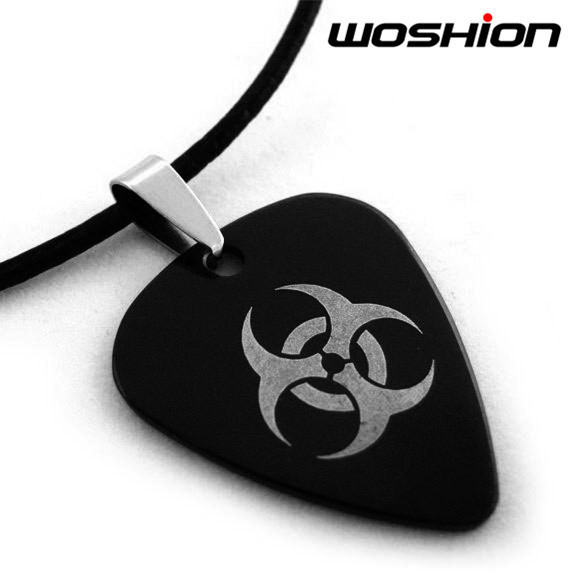 Personality Rock Punk Titanium Steel Metal Pick Guitar Pick Necklace Anti-Nuclear Radiation