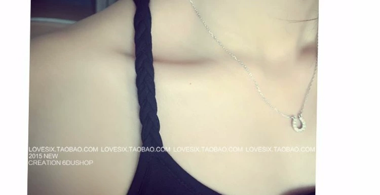 Mùa hè màu trắng hoang dã màu đen gợi cảm của phụ nữ mặc đoạn ngắn Slim không tay treo cổ áo quây đáy
