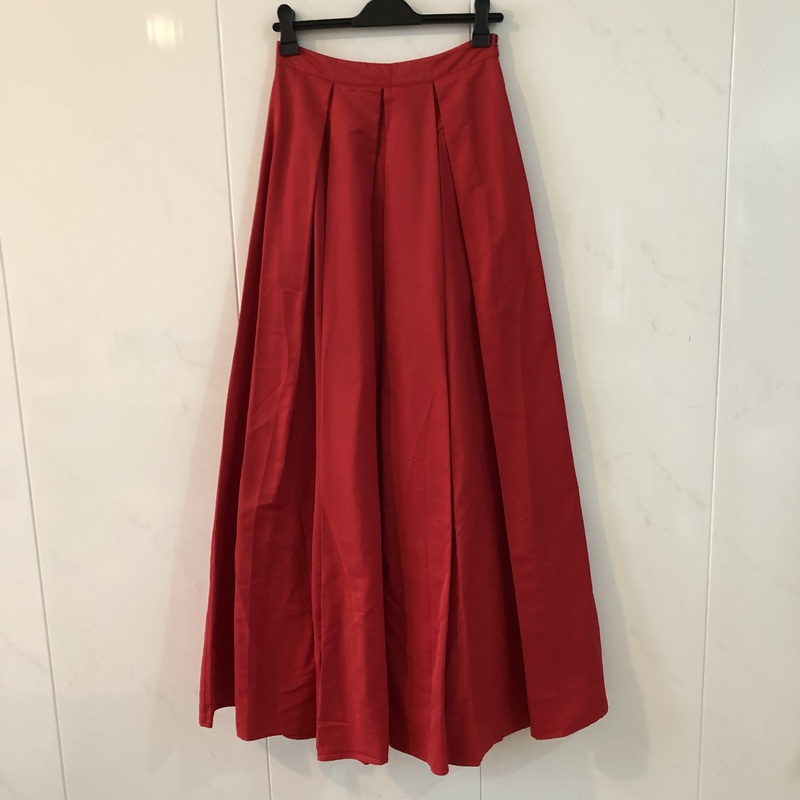 Original Elegant Dark Red High-Waisted Slimming A-Line Skirt with a Large Hem, Puffy Skirt, Mid-Length Versatile Umbrella Skirt Original Elegant Dark Red High-Waisted Slimming A-Line Skirt with a Large Hem, Puffy Skirt, Mid-Length Versatile Umbrella Skirt