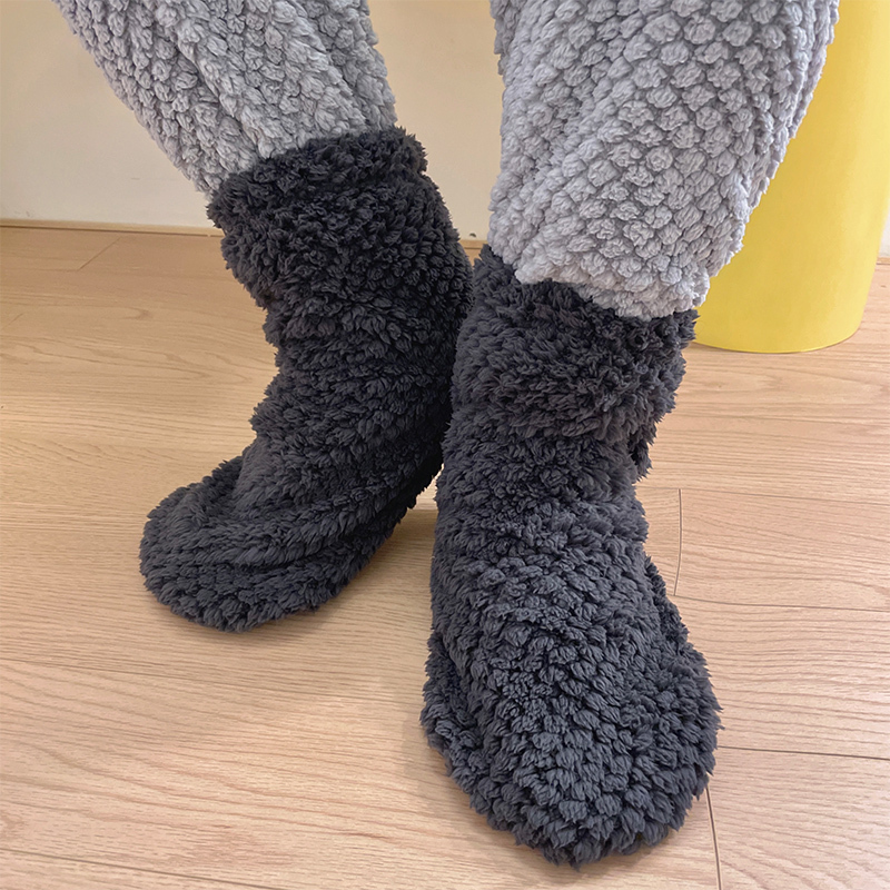 Coral Fleece Socks for Women, Thickened and Plush Floor Socks for Autumn and Winter, Men's Mid-Calf Socks, Flannel Sleep Warm Socks