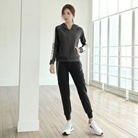 553 черная куртка +583 серые брюки