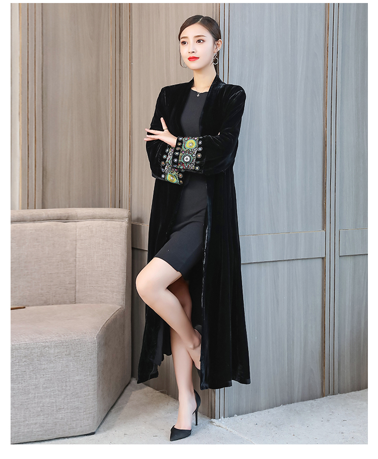 Áo gió nhung nữ 2018 thu đông mới cộng với áo nhung mỏng thêu áo len mỏng gió quốc gia phần dài áo rộng size áo khoác len cardigan nữ