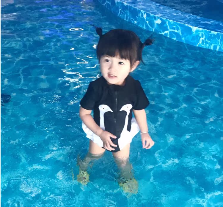 Áo tắm cho bé gái Cô gái Xiêm Cô gái thiên nga Kem chống nắng Công chúa khô nhanh Baby Baby 1-3 Áo tắm quần áo bơi cho bé gái