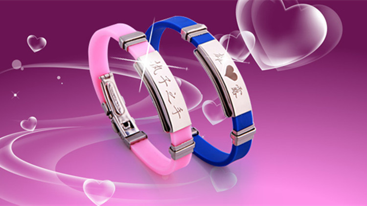 Sinh viên sáng tạo Cặp đôi Vòng tay Nam và Nữ Thời trang Hàn Quốc Trang sức Tay Titan Vòng đeo tay Vòng đeo tay Cặp chữ miễn phí đá đào hoa