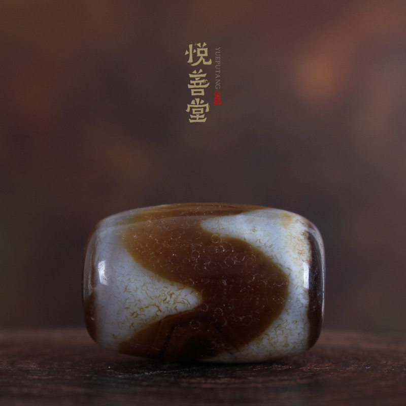 One figure a picture of the original mine Tibet tiger tooth old sky pearl to pure old mine oil Runway pearl Bodhi Bodhi Hand String Diy Accessories