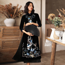 Golden velvet cheongsam improved dress 2019 autumn and winter New temperament long middle-aged mother dress retro Chinese style