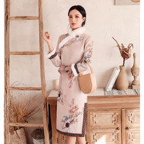 Autumn and winter cheongsam thickened 2020 new improved version warm young Chinese style retro slim female dress