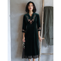 Mom golden velvet dress women 2021 autumn winter plus size retro daily slim temperament National style womens clothing