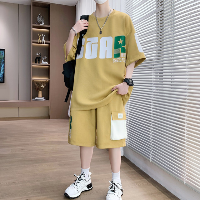 Ice Silk Short-Sleeved Shorts Set for Men in Summer, Spliced Loose T-Shirt for Men, Paired with a Complete Set of Casual Sportswear