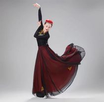 Xinjiang dance играет с новыми большими юбками Uyghurs практикуют юбки этнических танцев Yi этнических платьев
