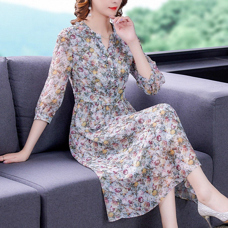 Your lady's summer this year's popular dresses, high-end Western style, age-reducing ladies, temperament, chiffon floral skirts