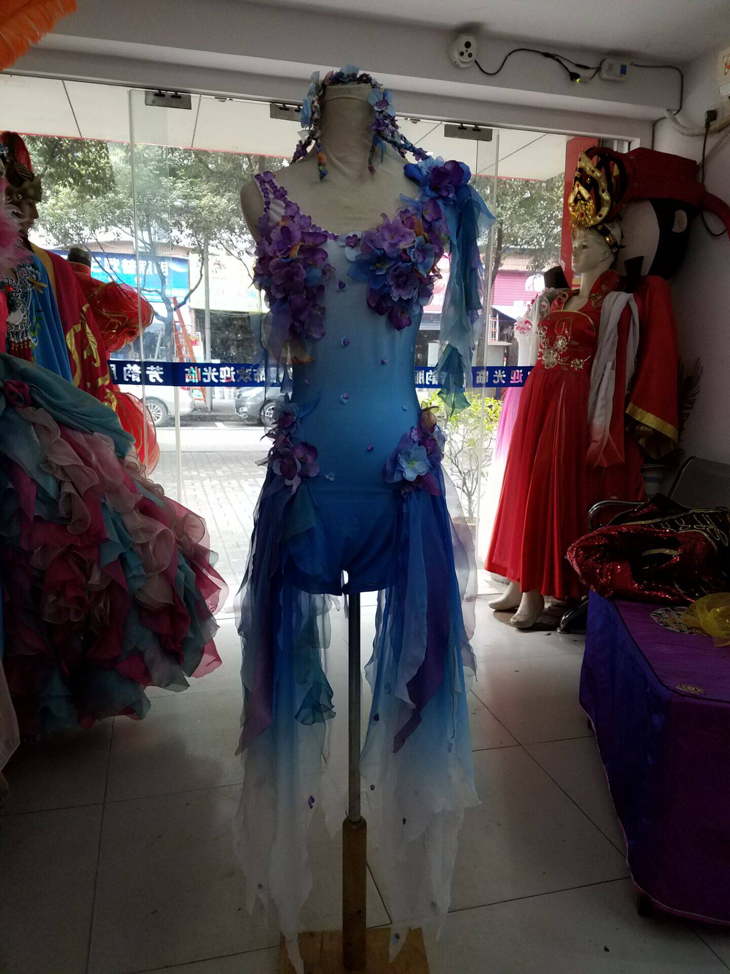 Women's classical solo dance 